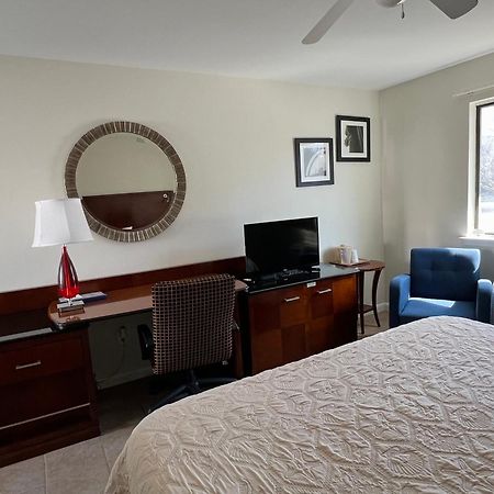 Sand Pebble Motor Lodge Пойнт-Плезант-Бич Экстерьер фото